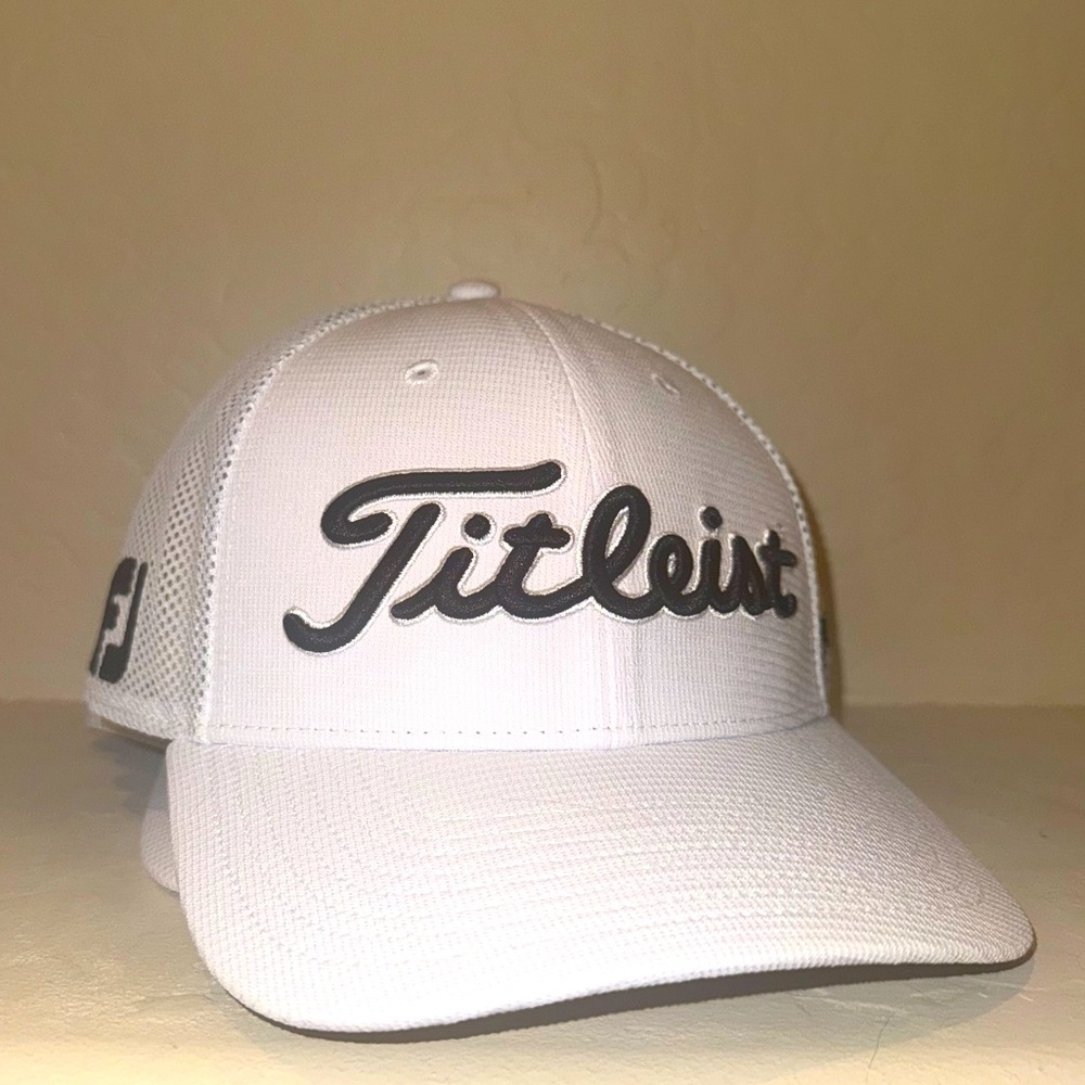 2of7 TITLEIST TOUR PERFORMANCE MESH HAT